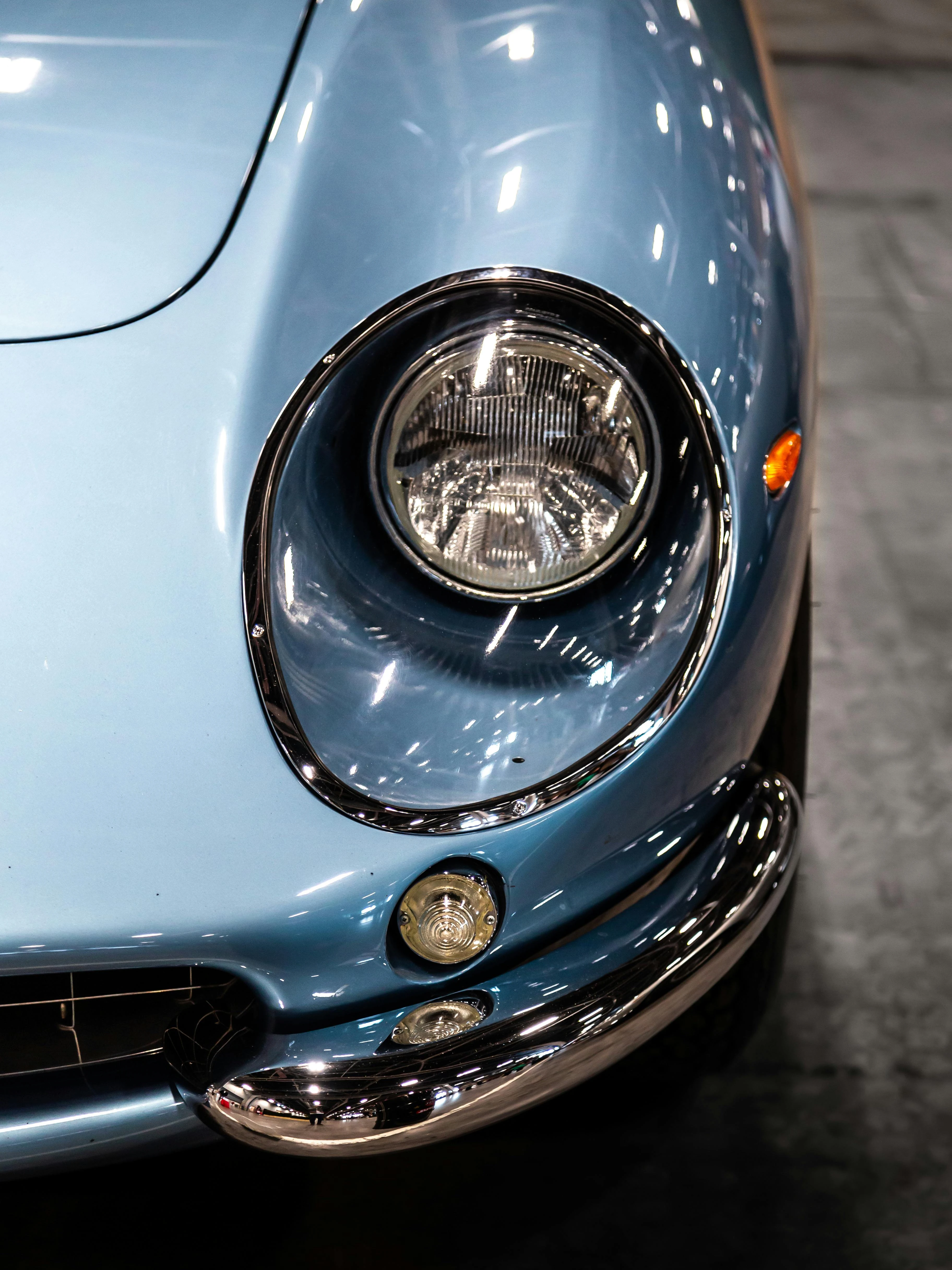 Mavi renkli klasik Porsche 356 Speedster spor araba